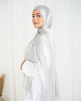 Crinkle Satin Scarf – Light Grey